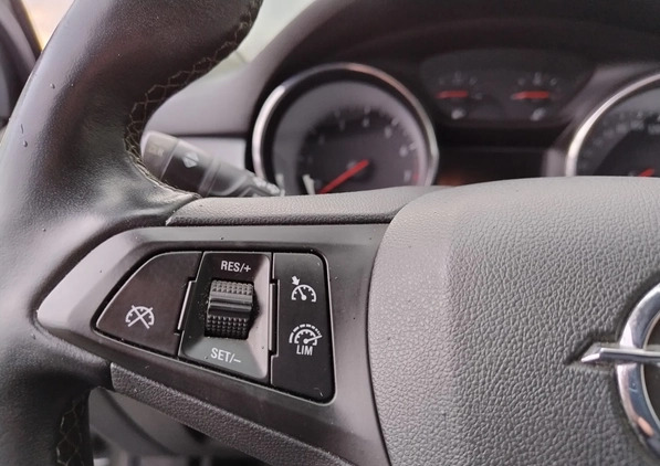 Opel Astra cena 67900 przebieg: 70600, rok produkcji 2019 z Witnica małe 191